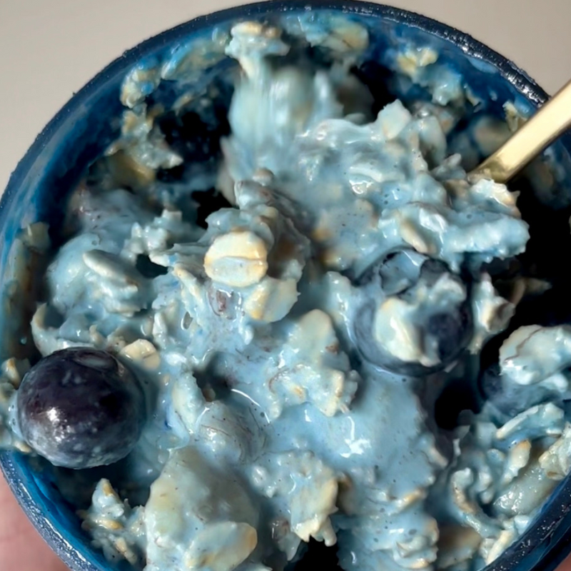 Eco-Friendly Blue Vanilla Overnight Oats